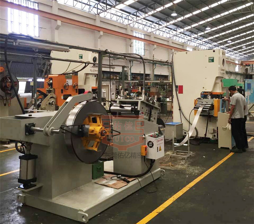 厚板GO整平機、NC伺服送料機配沖床視頻