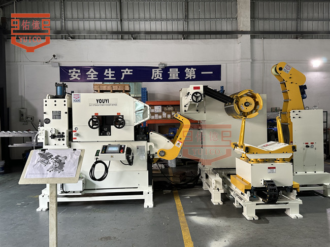 沖壓三合一送料機(jī)在沖壓自動(dòng)化中如何起到節(jié)省人工提高生產(chǎn)效率的？